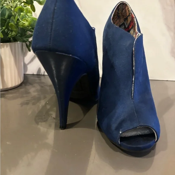 Christian Siriano Deep Blue Peep-Toe Boots - Picture 6 of 11